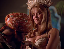 extant_XenaWarriorPrincess_2x11-HereSheComesMissAmphipolis_01654