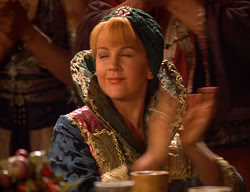 extant_XenaWarriorPrincess_2x11-HereSheComesMissAmphipolis_01777