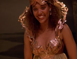 extant_XenaWarriorPrincess_2x11-HereSheComesMissAmphipolis_01951