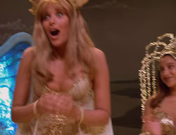 extant_XenaWarriorPrincess_2x11-HereSheComesMissAmphipolis_01993
