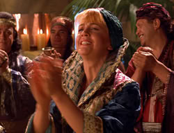 extant_XenaWarriorPrincess_2x11-HereSheComesMissAmphipolis_02000