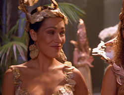 extant_XenaWarriorPrincess_2x11-HereSheComesMissAmphipolis_02009