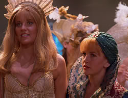 extant_XenaWarriorPrincess_2x11-HereSheComesMissAmphipolis_02070