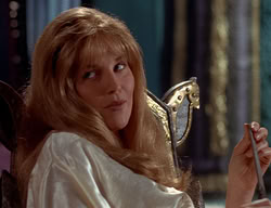 extant_XenaWarriorPrincess_2x11-HereSheComesMissAmphipolis_02084