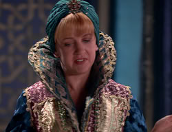 extant_XenaWarriorPrincess_2x11-HereSheComesMissAmphipolis_02095