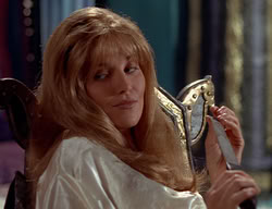 extant_XenaWarriorPrincess_2x11-HereSheComesMissAmphipolis_02101