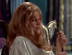 extant_XenaWarriorPrincess_2x11-HereSheComesMissAmphipolis_02103
