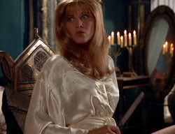 extant_XenaWarriorPrincess_2x11-HereSheComesMissAmphipolis_02139