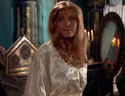 extant_XenaWarriorPrincess_2x11-HereSheComesMissAmphipolis_02144