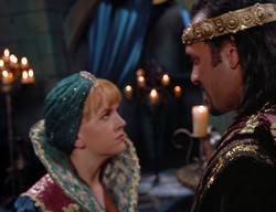 extant_XenaWarriorPrincess_2x11-HereSheComesMissAmphipolis_02254
