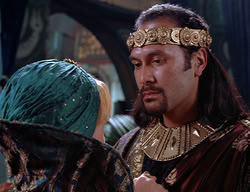 extant_XenaWarriorPrincess_2x11-HereSheComesMissAmphipolis_02265