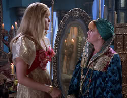 extant_XenaWarriorPrincess_2x11-HereSheComesMissAmphipolis_02296
