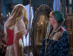 extant_XenaWarriorPrincess_2x11-HereSheComesMissAmphipolis_02297