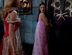 extant_XenaWarriorPrincess_2x11-HereSheComesMissAmphipolis_02648