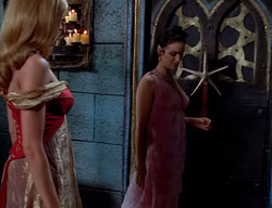 extant_XenaWarriorPrincess_2x11-HereSheComesMissAmphipolis_02650