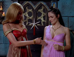 extant_XenaWarriorPrincess_2x11-HereSheComesMissAmphipolis_02658