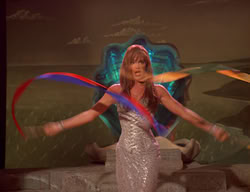 extant_XenaWarriorPrincess_2x11-HereSheComesMissAmphipolis_02736