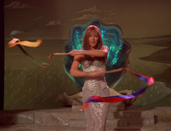 extant_XenaWarriorPrincess_2x11-HereSheComesMissAmphipolis_02737