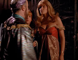 extant_XenaWarriorPrincess_2x11-HereSheComesMissAmphipolis_02745