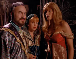 extant_XenaWarriorPrincess_2x11-HereSheComesMissAmphipolis_02759