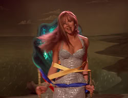extant_XenaWarriorPrincess_2x11-HereSheComesMissAmphipolis_02765