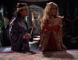 extant_XenaWarriorPrincess_2x11-HereSheComesMissAmphipolis_03067