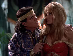 extant_XenaWarriorPrincess_2x11-HereSheComesMissAmphipolis_03101