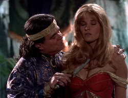 extant_XenaWarriorPrincess_2x11-HereSheComesMissAmphipolis_03112