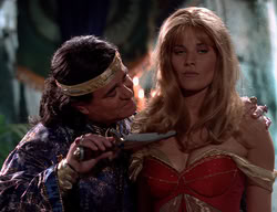 extant_XenaWarriorPrincess_2x11-HereSheComesMissAmphipolis_03114