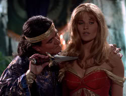 extant_XenaWarriorPrincess_2x11-HereSheComesMissAmphipolis_03115