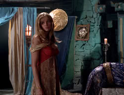 extant_XenaWarriorPrincess_2x11-HereSheComesMissAmphipolis_03188