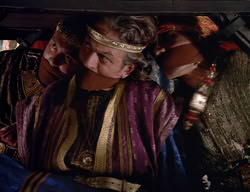 extant_XenaWarriorPrincess_2x11-HereSheComesMissAmphipolis_03189