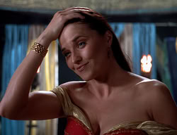 extant_XenaWarriorPrincess_2x11-HereSheComesMissAmphipolis_03199