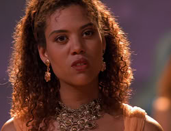 extant_XenaWarriorPrincess_2x11-HereSheComesMissAmphipolis_03395