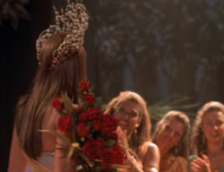 extant_XenaWarriorPrincess_2x11-HereSheComesMissAmphipolis_03500
