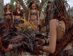 extant_XenaWarriorPrincess_2x14-ANecessaryEvil_00012