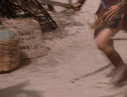 extant_XenaWarriorPrincess_2x14-ANecessaryEvil_00276