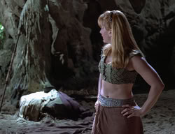 extant_XenaWarriorPrincess_2x14-ANecessaryEvil_00946