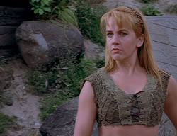 extant_XenaWarriorPrincess_2x14-ANecessaryEvil_01373