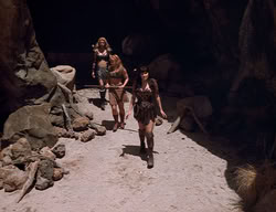 extant_XenaWarriorPrincess_2x14-ANecessaryEvil_01854