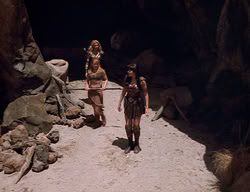 extant_XenaWarriorPrincess_2x14-ANecessaryEvil_01855