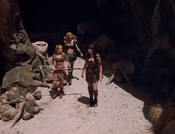 extant_XenaWarriorPrincess_2x14-ANecessaryEvil_01856