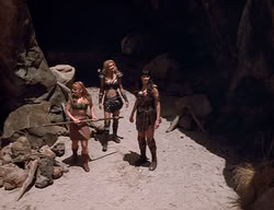 extant_XenaWarriorPrincess_2x14-ANecessaryEvil_01858