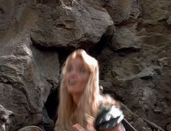 extant_XenaWarriorPrincess_2x14-ANecessaryEvil_02036