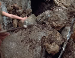 extant_XenaWarriorPrincess_2x14-ANecessaryEvil_02203