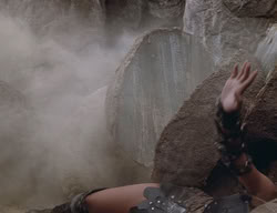 extant_XenaWarriorPrincess_2x14-ANecessaryEvil_02206