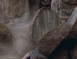 extant_XenaWarriorPrincess_2x14-ANecessaryEvil_02208