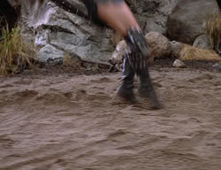 extant_XenaWarriorPrincess_2x14-ANecessaryEvil_02356