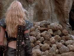 extant_XenaWarriorPrincess_2x14-ANecessaryEvil_02428