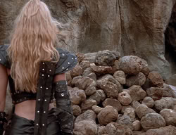 extant_XenaWarriorPrincess_2x14-ANecessaryEvil_02429
